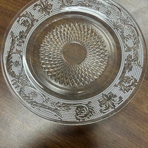 Set di 6 piatti da dessert vintage in vetro pressato trasparente KIG Malaysia Fleur De Lis da 7 pollici