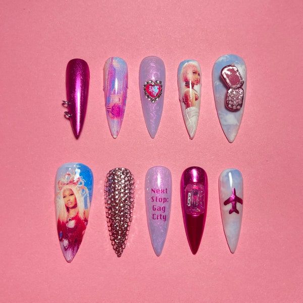 Nicki Minaj Pink Freitag 2 inspiriert Drücken Sie auf die Nägel | Trendy Chrome 3D Album Art Fake Gel zu Hause Maniküre