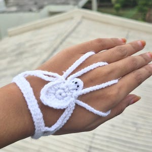 Spider Lace Crochet Pattern: Gothic Fingerless Gloves, Spiderweb Halloween Accessory, PDF Crochet Tutorial, Photo Tutorial Included.