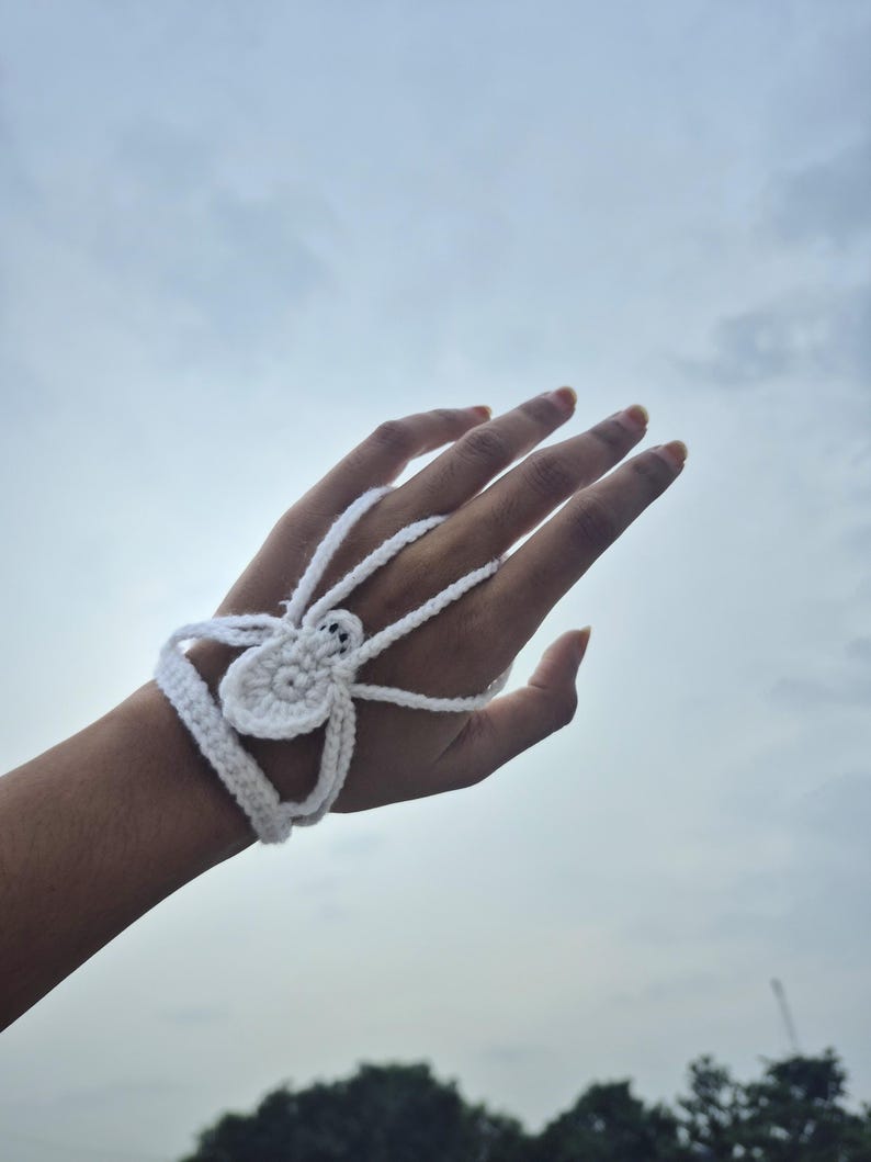 Spider Lace Crochet Pattern: Gothic Fingerless Gloves, Spiderweb Halloween Accessory, PDF Crochet Tutorial, Photo Tutorial Included.