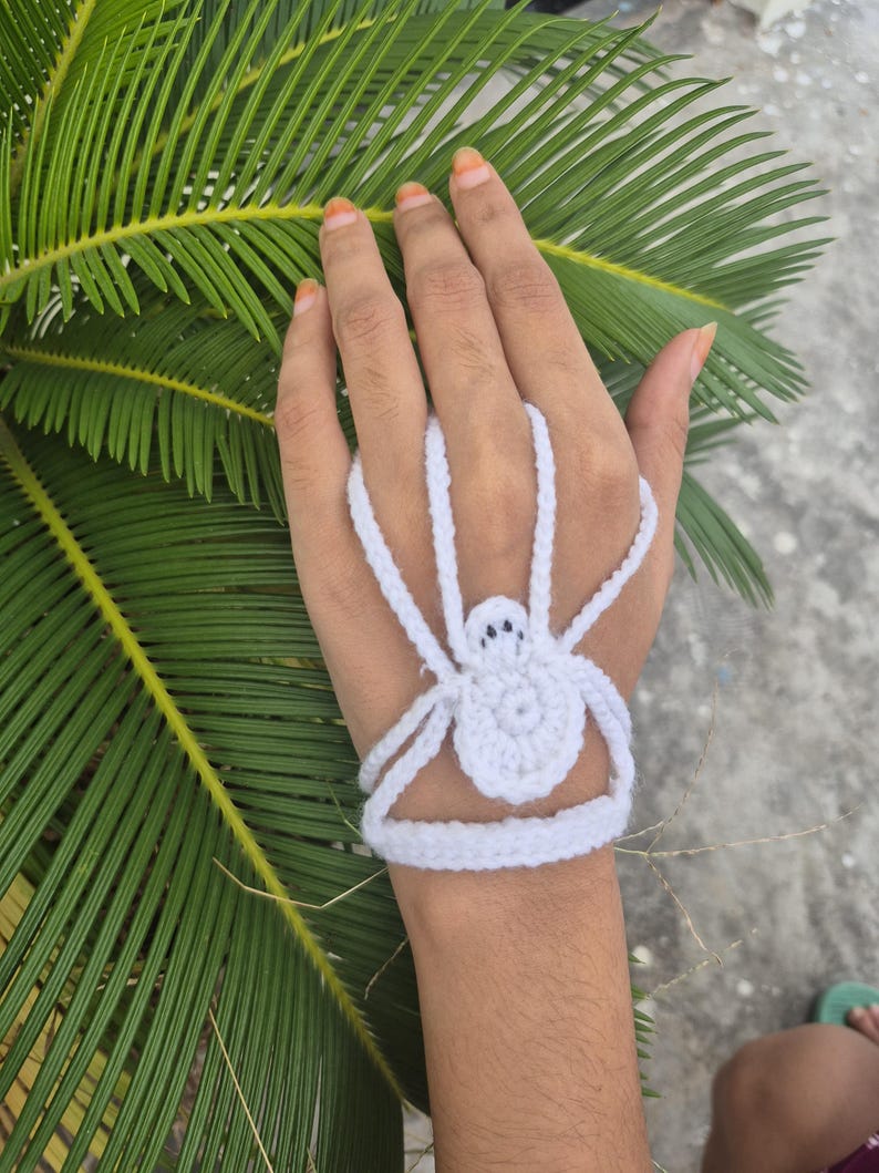 Spider Lace Crochet Pattern: Gothic Fingerless Gloves, Spiderweb Halloween Accessory, PDF Crochet Tutorial, Photo Tutorial Included.