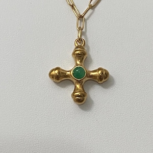 Collar de cruz de piedra verde, collar de cruz pequeña, cruz de piedra preciosa, cruz delicada, joyería de oro, religioso, dije de cruz, regalo para ella