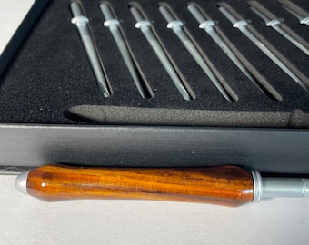 Hand-turned Crochet Hook Handle with Crochet Hooks Set