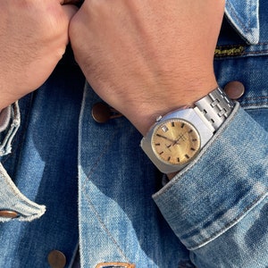 Vintage 1960s Mechanical 30 Jewels Automatic/  Wind Up Mens Round Face Chunky Stainless Steel Strap By Sekonda.