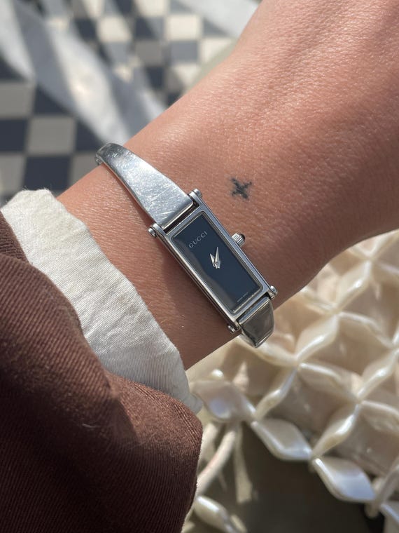 Vintage 90s/00s Gucci St. Steel 1500L Silver Dial Rectangular Dial