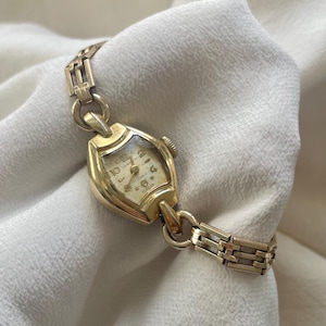 Very Rare Vintage 1940s Art Deco 17 Jewels Rolled Gold Wind Up Ladies Cocktail Dress Wristwatch With Gold Link Bracelet Chain by Hermes