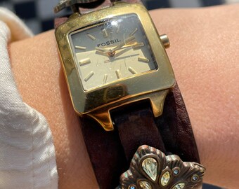 Vintage 00s Quartz Gold Tone Square Dial Ladies Wristwatch