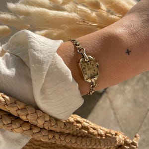 Very Rare Vintage 1940s Art Deco 17 Jewels Rolled Gold Wind Up Ladies Ornate Cocktail Dress Wristwatch With Gold Link Bracelet Chain by Laco