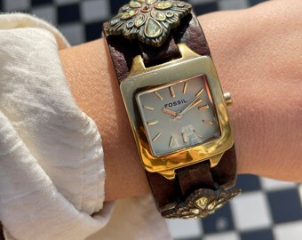 Vintage 00s Quartz Gold Tone Square Dial Ladies Wristwatch Vintage 00s Quartz Gold Tone Square Dial Ladies Wristwatch