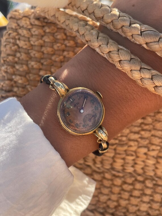 Rare Vintage Ladies 1930s Art Deco Gold Tone Round Case Bronze