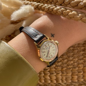 Gold Roamer Watch - Etsy display picture 2