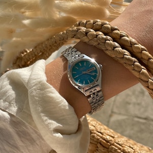 Vintage 1990s 00s 17 Jewels Silver St. Steel Chain Link Strap Blue Round Dial Automatic Movt Ladies Wrist Watch By Seiko 2206 & Date Dial