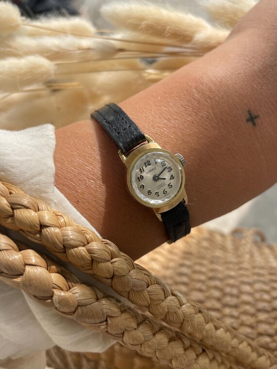 Vintage 1970s 17 Jewels Swiss Made Vergoldete Lünette Handaufzug