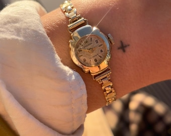 Vintage 1940s Art Deco Manual Wind Up 15 Jewels Rectangular Gold Plated Stretchy Strap Ladies Cocktail Dress Wristwatch By Premex