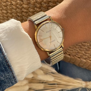 Vintage 1970s Swiss 21 Jewels Hand Wind Round Gold Plated Case & Stretchy Strap Unisex Mens Shockmaster Chunky Dress Wristwatch By Accurist