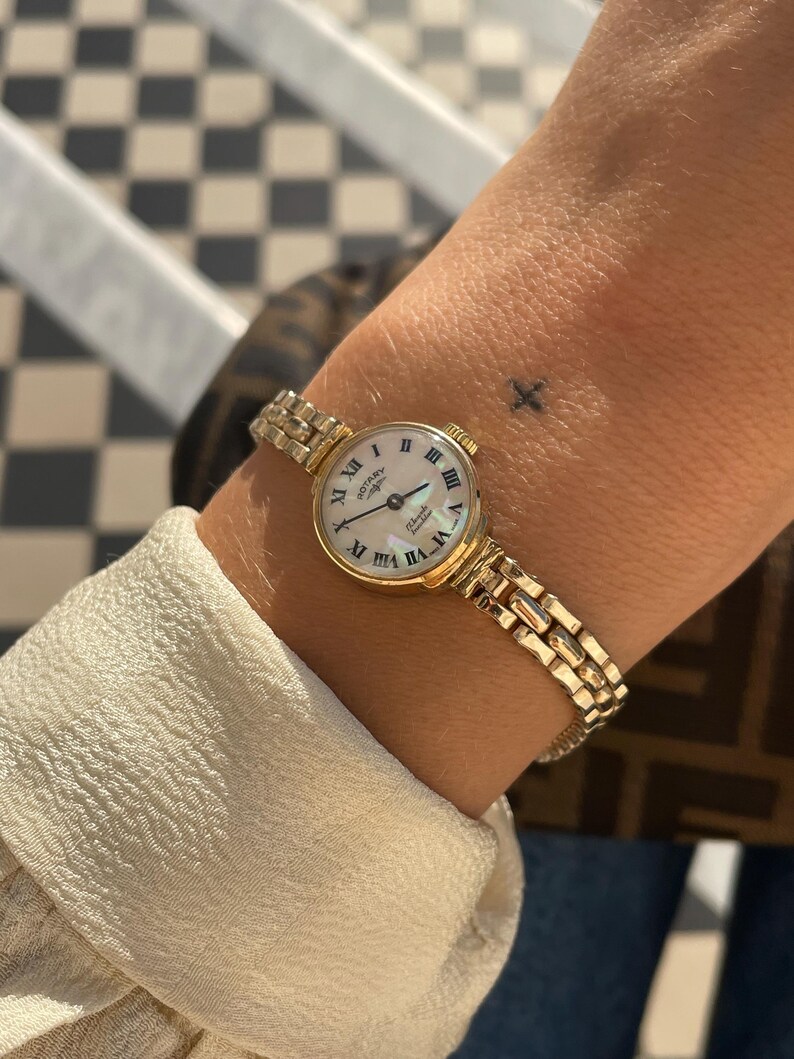 Rare Vintage 1970s Rolled Gold Dainty MOP Mother of Pearl Round Dial