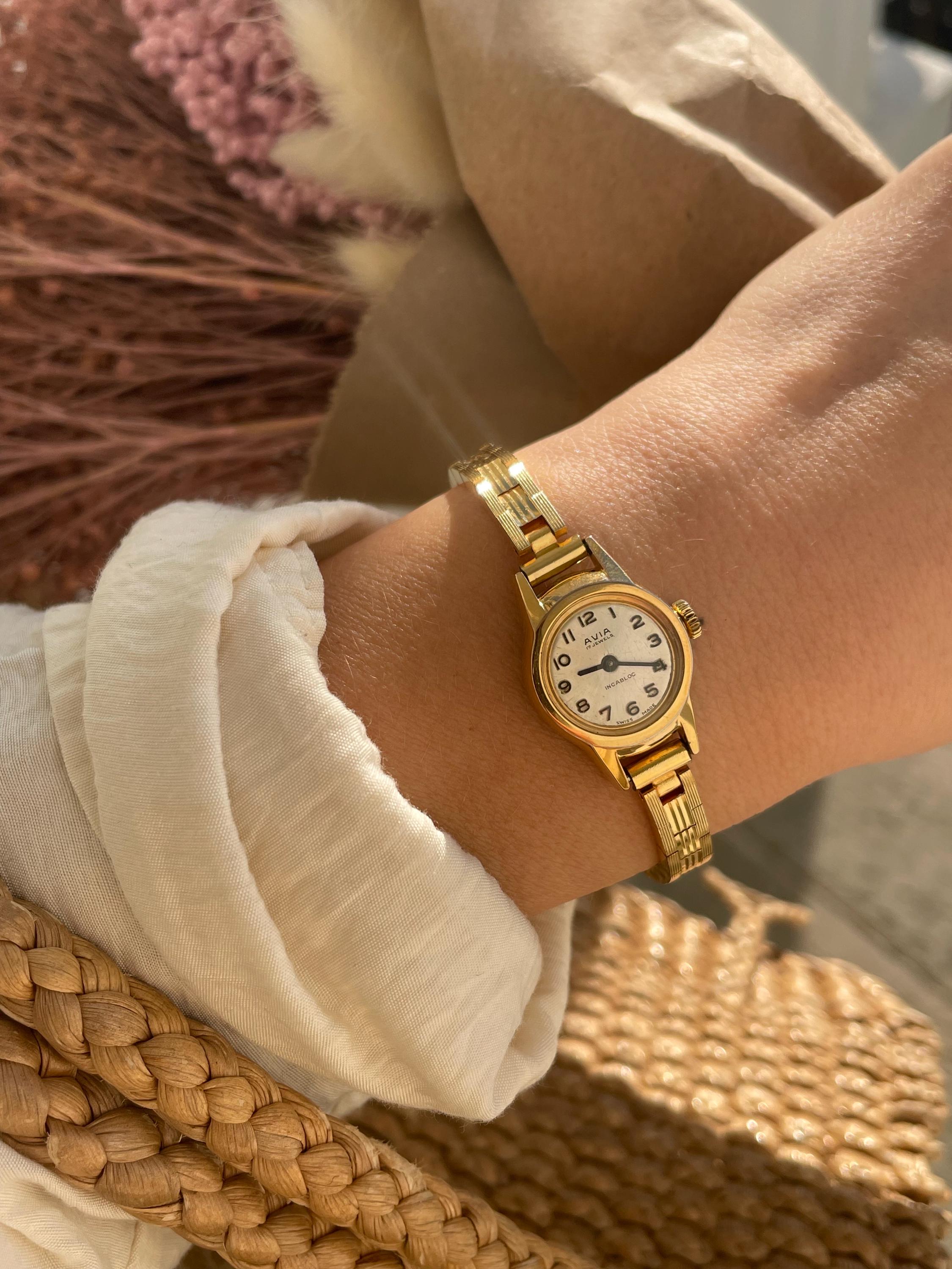 Vintage Dainty Gold Avia 17 Jewels Swiss Made Incabloc Watch Any Avia incabloc experts? | UK Watch Forum main image 4