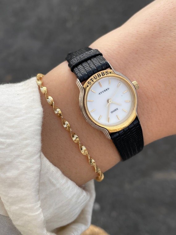 Vintage 1990s Quartz Silver & Gold Tone Bezel Round Face Vintage 1990s Quartz Silver & Gold Tone Bezel Round Face