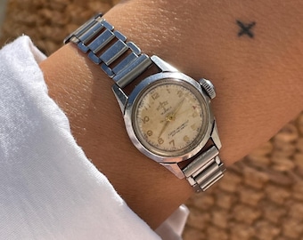 Vintage 1940s Art Deco Micat Wristwatch: 18 Jewels, Steel Band