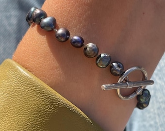Pulsera vintage de perlas de agua dulce negras y grises de los años 90/2000 con cierre de metal plateado