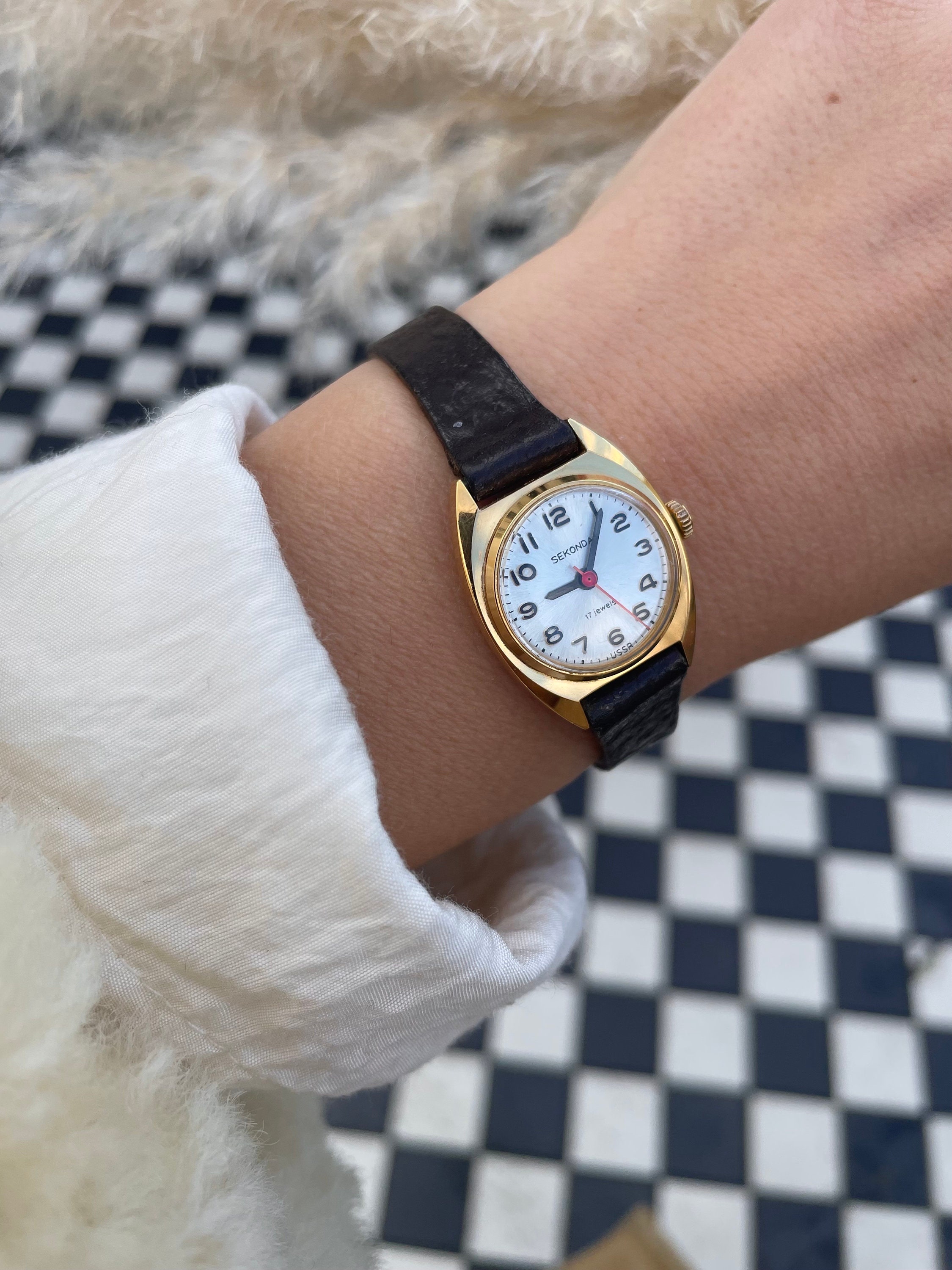 Sekonda 17 jewels ladies hotsell watch ussr