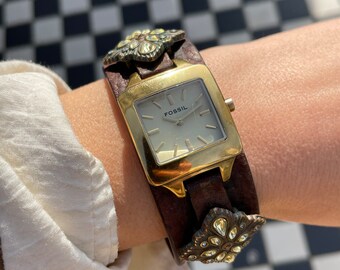 Vintage 00s Quartz Gold Tone Square Dial Ladies Wristwatch Vintage 00s Quartz Gold Tone Square Dial Ladies Wristwatch