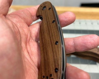 Black Walnut Ontario Rat 1 Scales