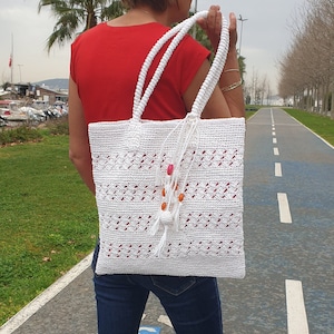 Strandtasche aus Bast, gehäkelte Tragetasche, Strandtasche aus Papiergarn, Handgehäkelte Tragetasche aus Papiergarn