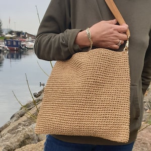Borsa in filato di carta, Borsa a tracolla in paglia, Borsa fatta a mano con tracolla regolabile, Borsa a tracolla all'uncinetto, Borsa in rafia, Borsa a tracolla in filato di carta