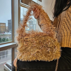 Gehäkelte Kunstfell Tasche, Handgemachte Pelz Schultertasche, Häkeln Schultertasche, Gehäkelte flauschige Tasche, Teddy Tasche, Handgemachte Plüsch-Tasche
