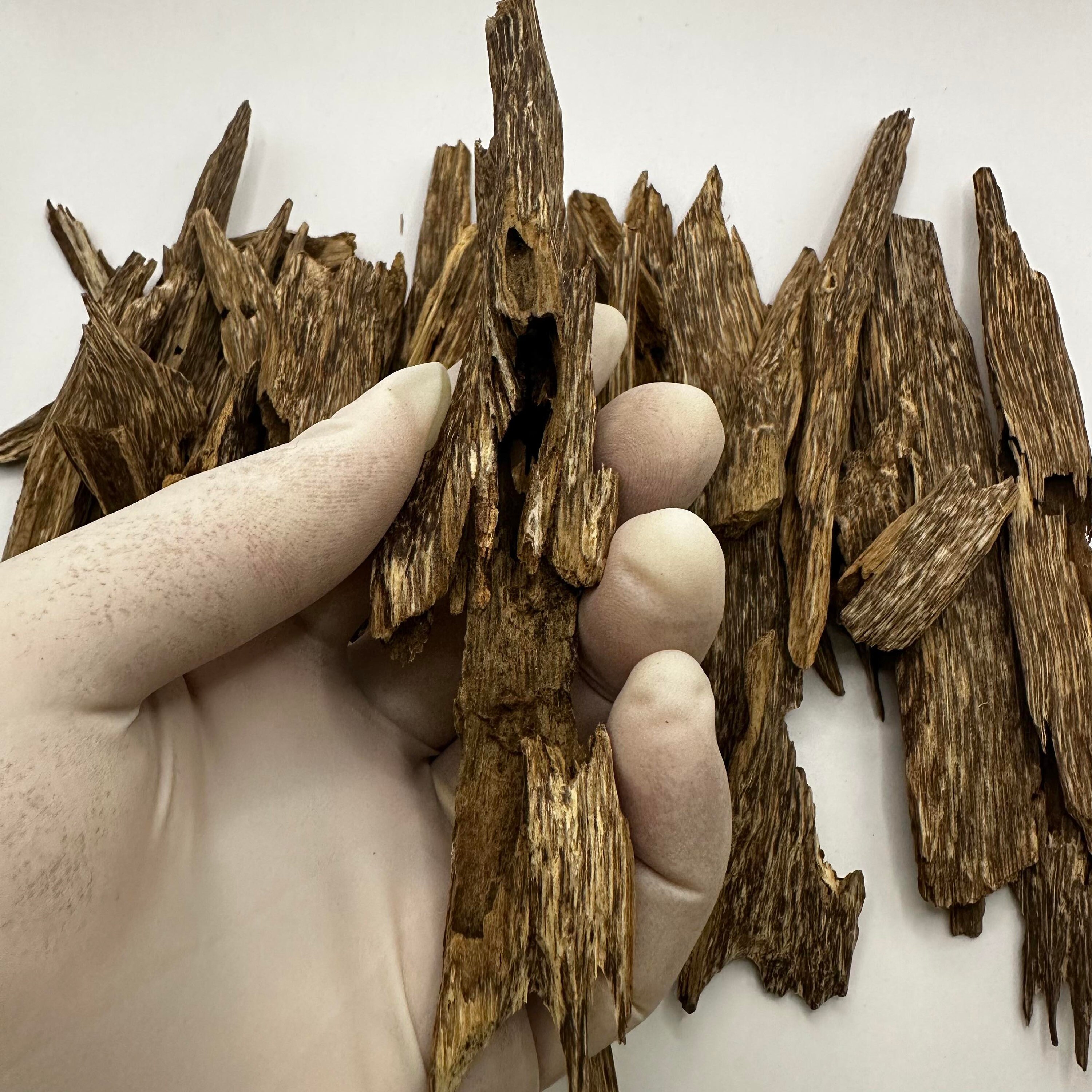 Natural Agarwood Chips Vietnamese Agarwood Authentic Agarwood Slices