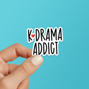 Pegatina de K-Drama Addict, Pegatina de K-drama, Pegatinas de dramas coreanos, Drama coreano, Romance coreano, Pegatinas coreanas, Kpop, BTS, Blackpink, Adicto