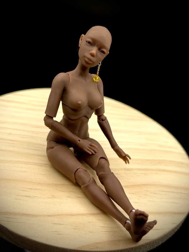 Scala 1:12, Bambola femmina di colore scuro con occhi realistici, Bambola BJD con piercing, Bambola femmina, Corpo di donna BJD, Scala MSD, YoSD, Bambola minuscola immagine 8