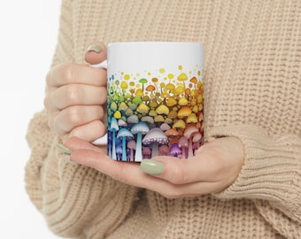 Taza de café con hongos arcoíris / Diseño de hongos coloridos estilo cottagecore (325 ml)