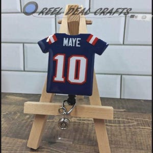 Sporttröja Badge Rulle Drake Maye Patriots Fotbollsinspirerad Medicinsk Sjuksköterska Kontor Infällbar ID-hållare bild 3