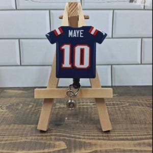 Sporttröja Badge Rulle Drake Maye Patriots Fotbollsinspirerad Medicinsk Sjuksköterska Kontor Infällbar ID-hållare bild 10