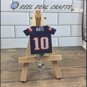 Sporttröja Badge Rulle Drake Maye Patriots Fotbollsinspirerad Medicinsk Sjuksköterska Kontor Infällbar ID-hållare bild 8
