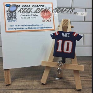 Sporttröja Badge Rulle Drake Maye Patriots Fotbollsinspirerad Medicinsk Sjuksköterska Kontor Infällbar ID-hållare bild 1