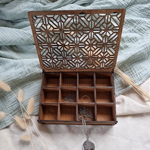 Wooden jewelry box with 12 compartments