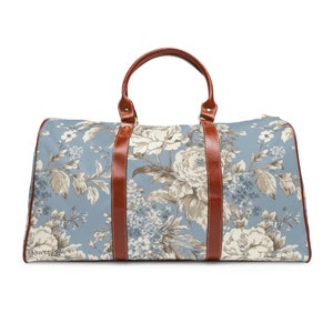 Wasserdichte Reisetasche Duffle Bag Weekender aus Toile de Jouy in Blau mit Creme Rosen