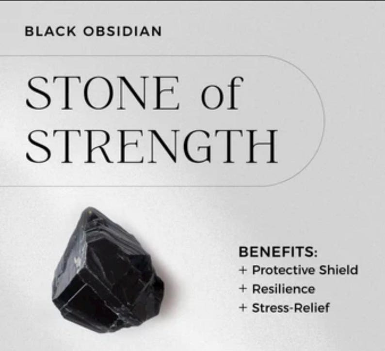 Puede incluir: Piedra de obsidiana negra, tambi&eacute;n conocida como la "Piedra de la fuerza", con beneficios que incluyen un escudo protector, resistencia y alivio del estr&eacute;s.