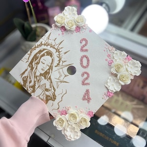 Gorro de graduación de la Virgen María / La Virgen / Gorro de graduación para graduados / Adorno de graduación personalizado / Regalo para graduados / graduados
