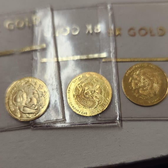 One Vintage 8k Gold Coin (china) 1985/1986 Genuine - Random