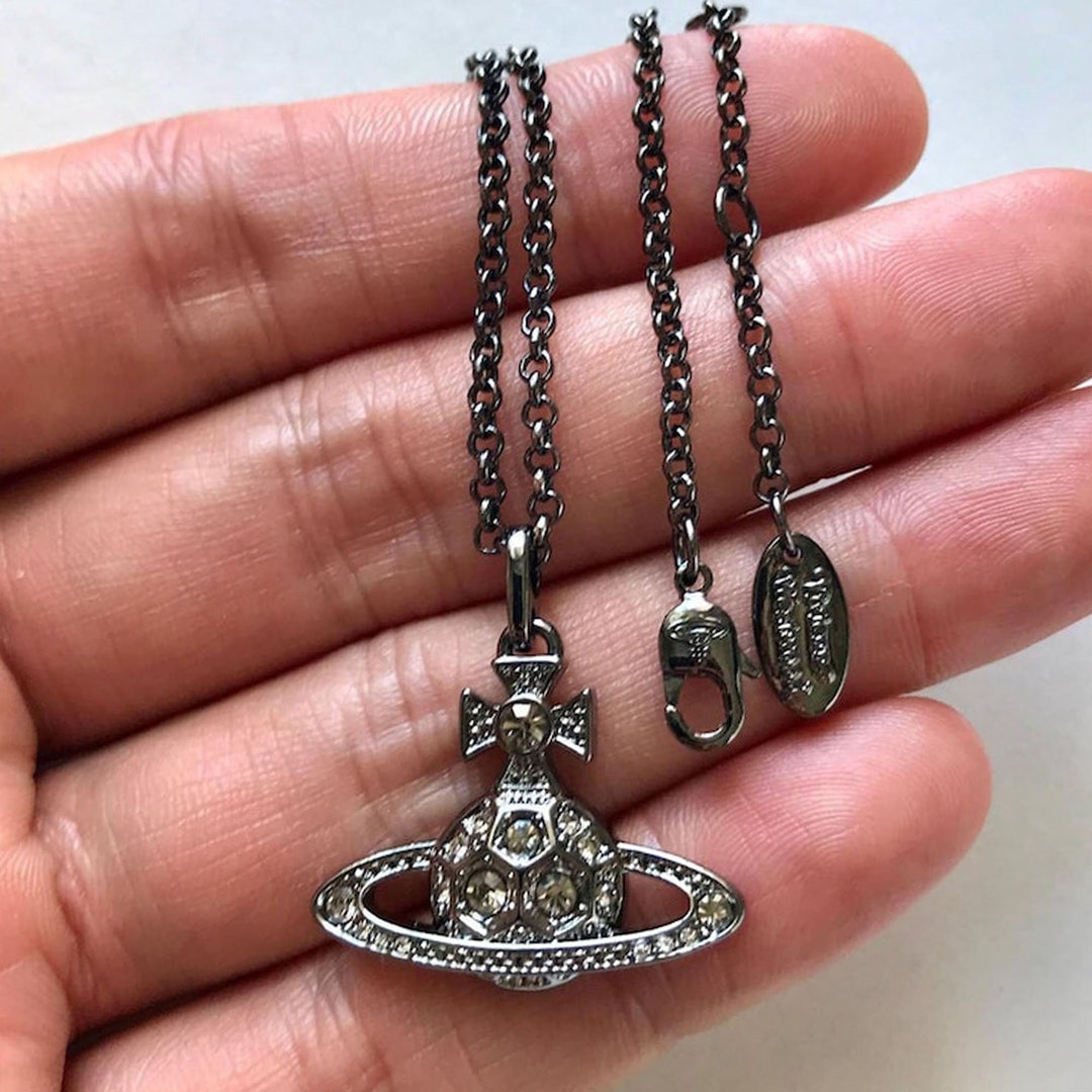 Vivienne Westwood Necklaces,black Saturn Necklace,gift for
