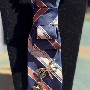 Upcycle Necktie Brooch - Etsy display picture 3