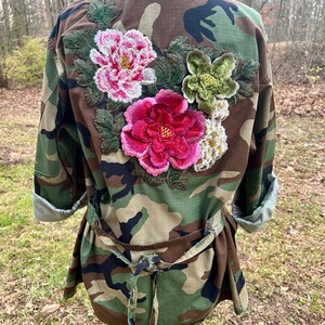 Womens camo jacket with best sale flowers