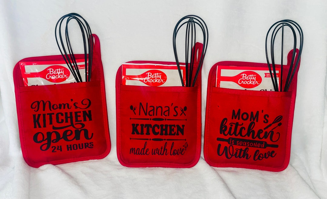 QUGRL Mothers Day Oven Mitts And Elf House Pot Holders Sets Heat Resistant Hot Pads Cooking Gloves Handling Kitchen Cookware Bakeware BBQ