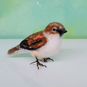 Needle felted sparrow, miniature bird, room, handmade felted animal, bird lovers gift, garden decoration, soft sculpture, animal decor