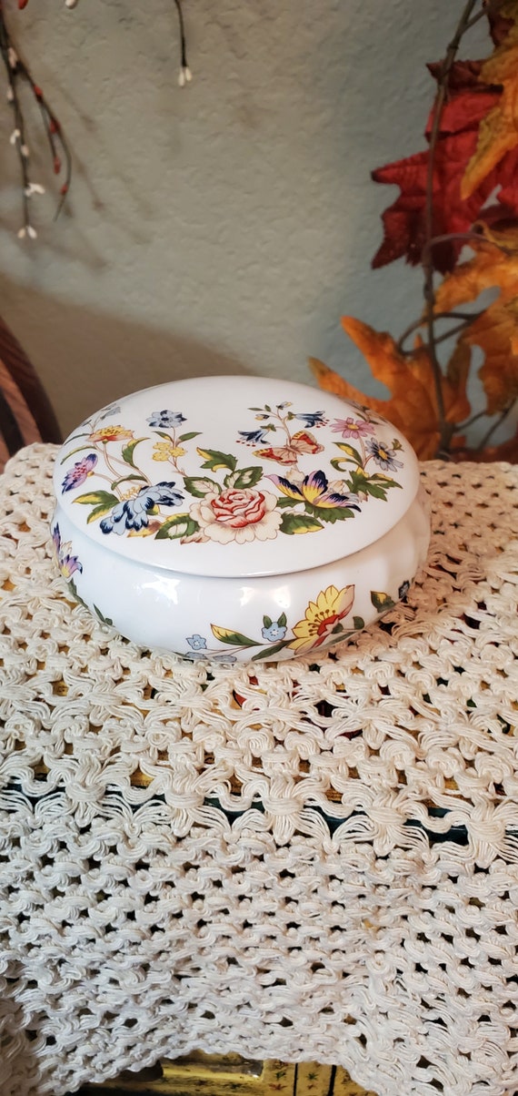 vintage-round-fine-bone-gem