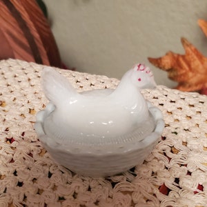 Vintage Miniature Milk Glass Hen On Nest Covered Dish W=2.25&quot;, H=2&quot;